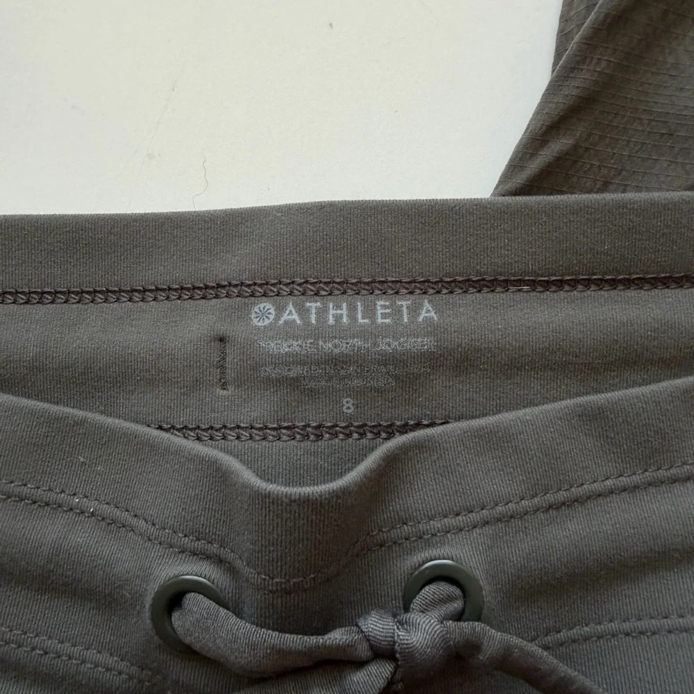 Athleta Trekkie North Jogger Olive Green Pants Size 8 Lightweight Travel Hiking - Picture 5 of 9
